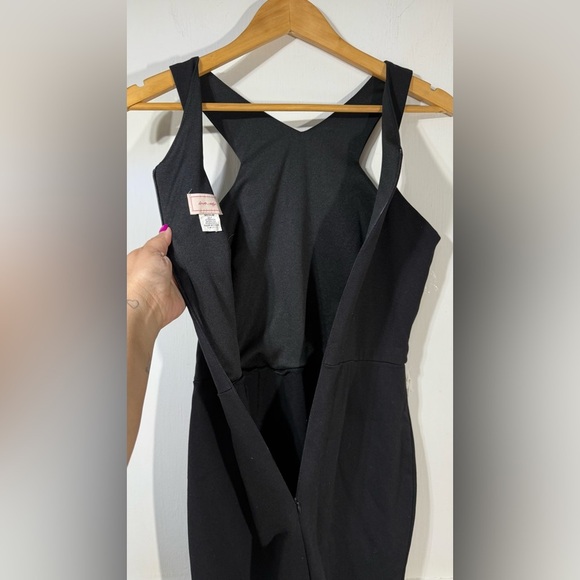 Elegant Black Halter Dress - Picture 4 of 4